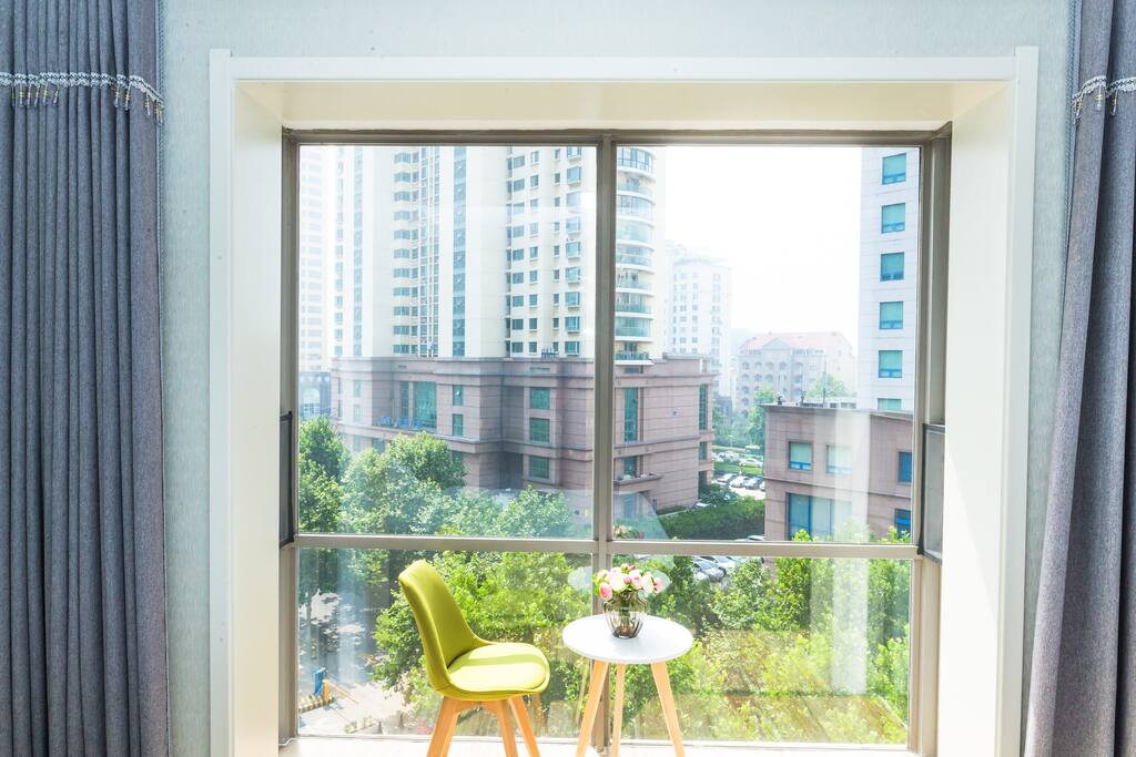 落地南向窗户