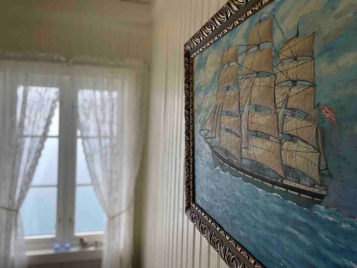 Lottebrygga. Sjøhus Nær Svartisen. - Glomfjord