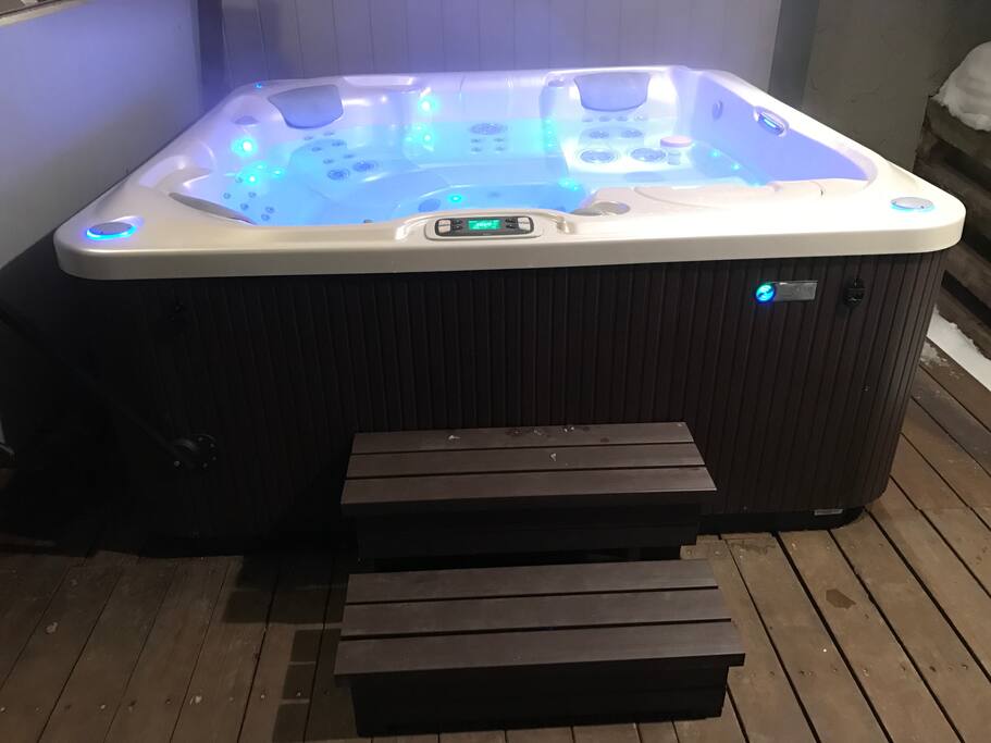 Brand new 7 person hot tub outside game room