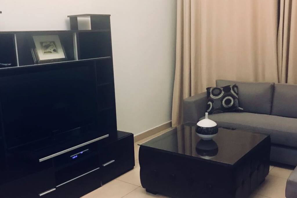 LIVING ROOM - TV