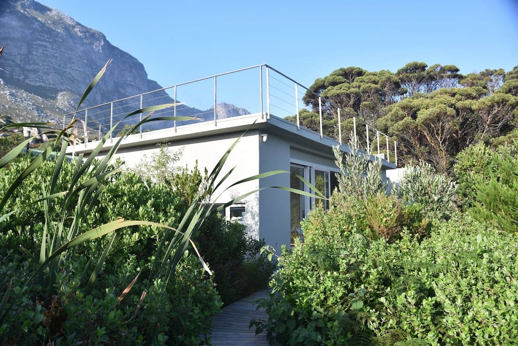Nestled between the fynbos and the mountain