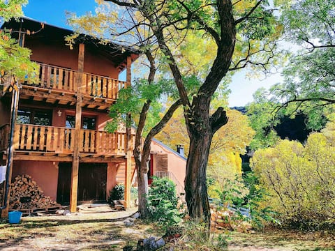 Townhouse on the heights of Llo