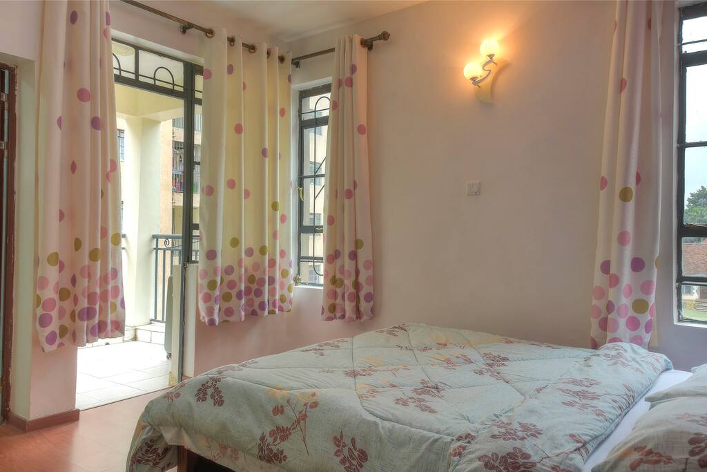 Purple room - Master brm w/ ensuite bath