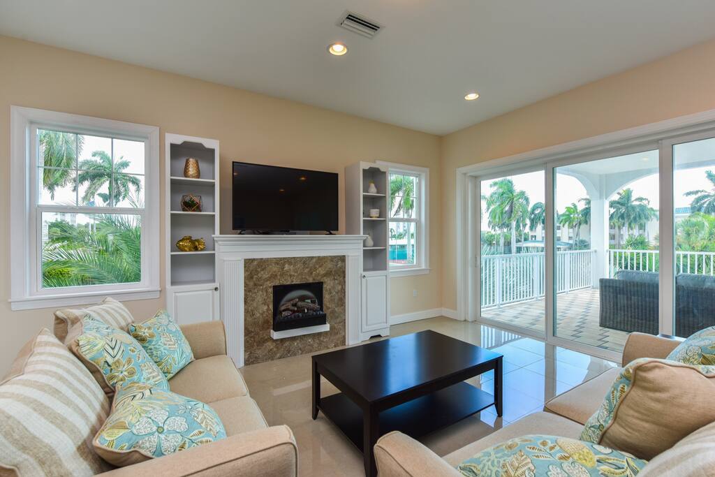 2nd Floor Living Room