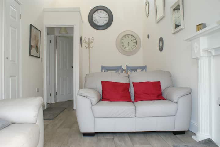 Holiday Villa With Waterfront Garden - Isle of Wight