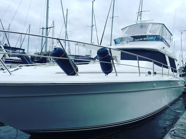 boat yacht in kemah