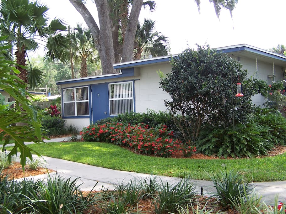 Hummingbird Cottage at Hontoon-Your Vacation Home.