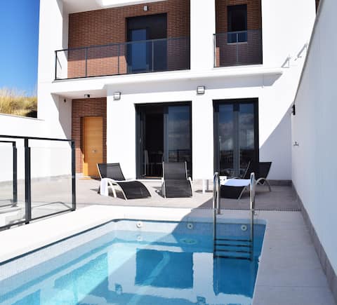Magnificent house with private pool in Granada