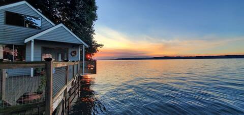Private Retreat with Stunning Puget Sound Views