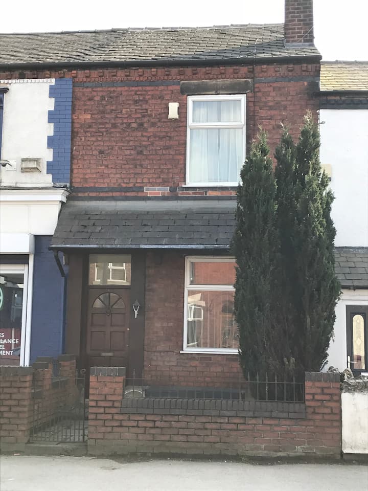 Worsley Home by the Common Houses for Rent in Worsley, England