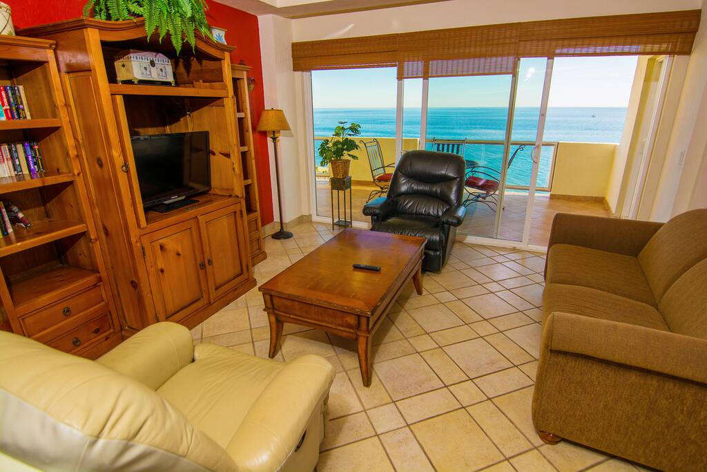 Chair,Furniture,Entertainment Center,Indoors,Room