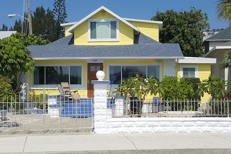 Pass A Grille Beach Studio