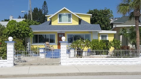 Condo And House Vacation Rentals In Pass A Grille Beach Airbnb