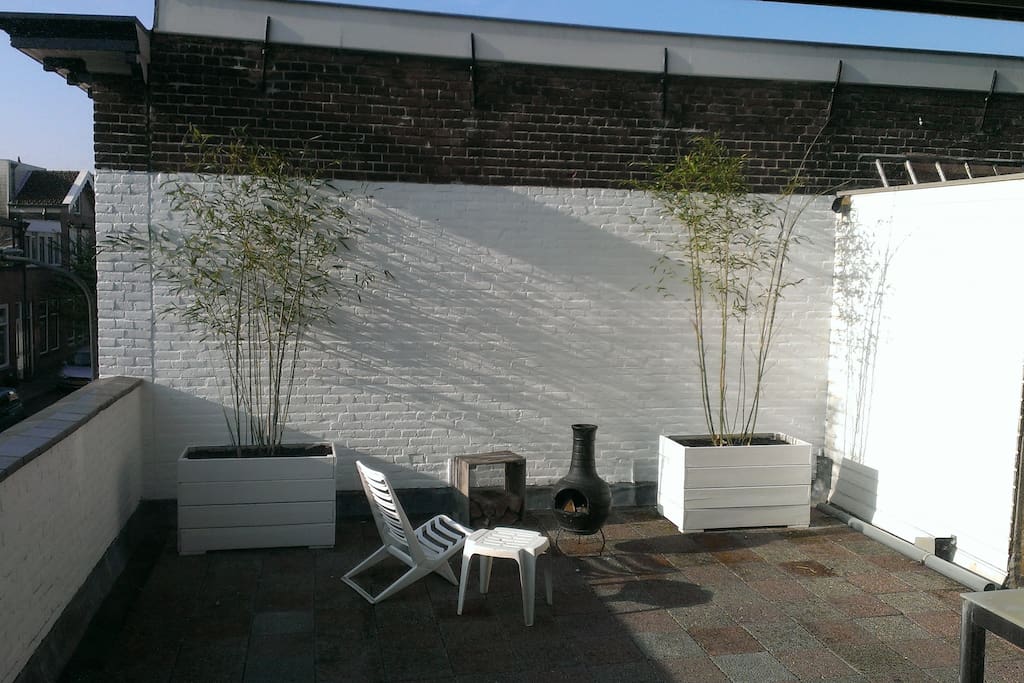 30 m² of private, sunny outdoor space on the rooftop terrace