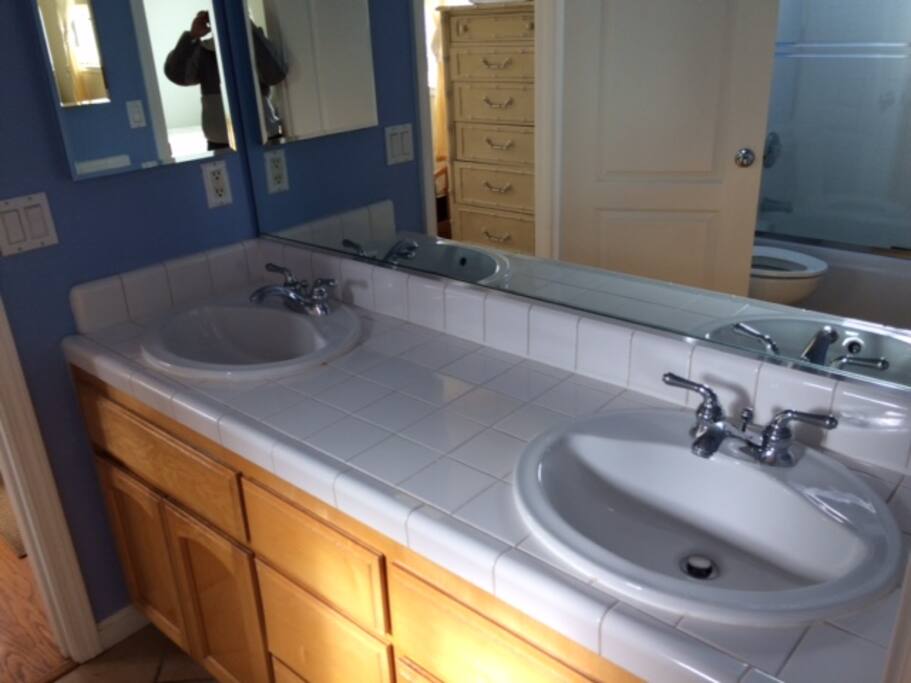 Bathroom = 2 sinks