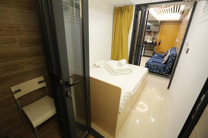 T2AB-4寝室,4小陽台,廟街夜市,佐敦站A出口4分鐘,廚房,即熱熱水器,行李寄存位置,自助入住 gallery image 3