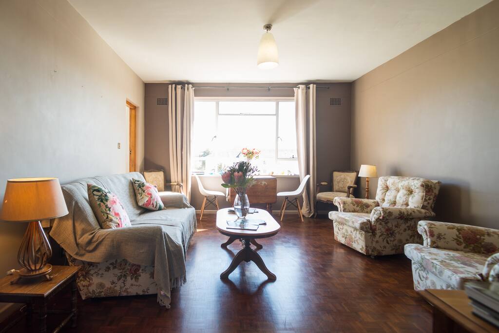 Bright north facing lounge which gets plenty of sun