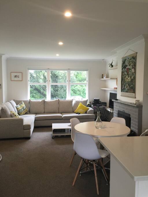 Dining / lounge area