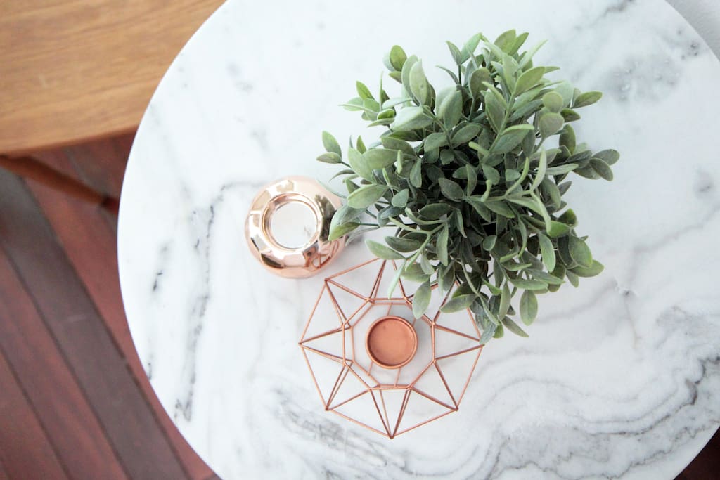 Gorgeous vintage marble table at your disposal for all the flatlays you can think of!;)