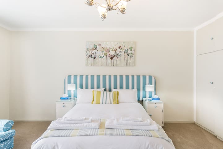 Sweeping Sea Views from a Promenade Balcony