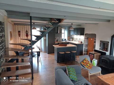 Country house in the heart of the Auvergne volcanoes