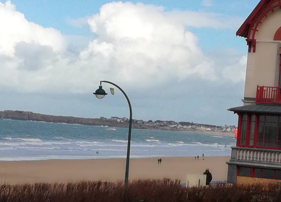 Vue mer à droite