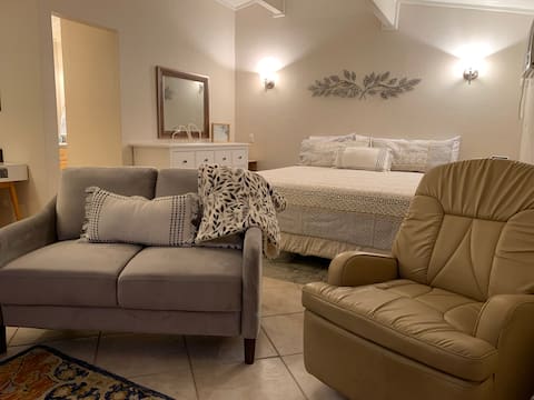 Top Airbnb: Parker Strip Quaint Studio- Clean and Cozy in Cienega Springs