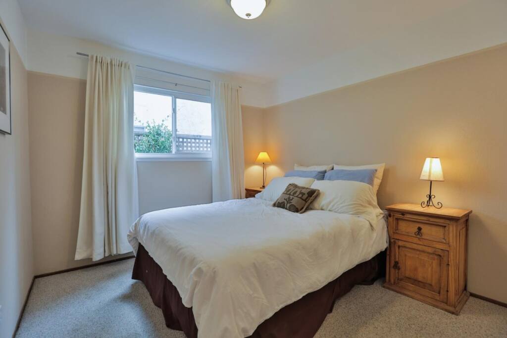 Bedroom with queen bed