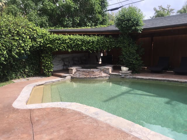 Cozy Private House In The Heart of Sherman Oaks