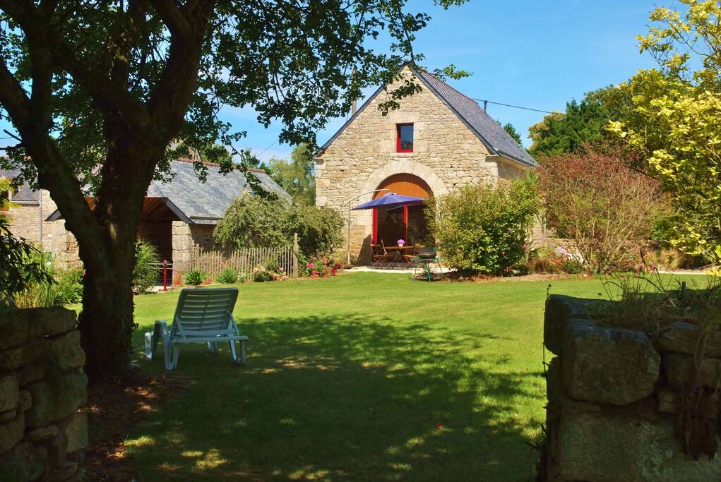 Gîte Rimaison : le gîte et son jardin privatif