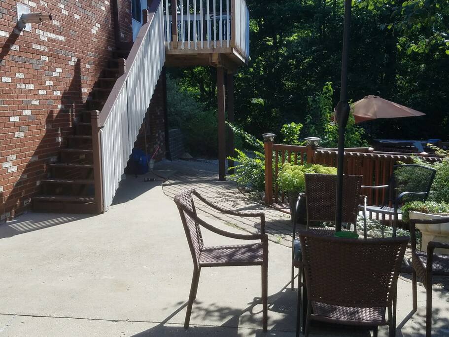Walkway to pool