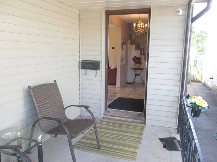 Porch & Entrance