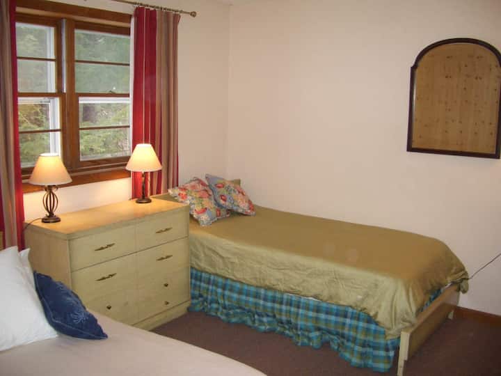 Dormitorio #3 - 1 individual y 1 doble
