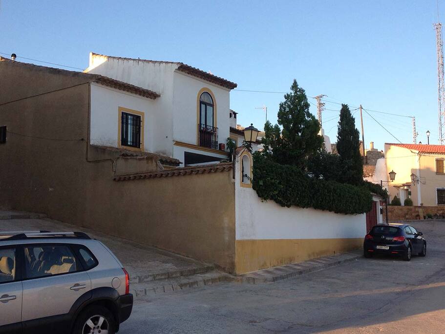 Esta es nuestra casa - Our house