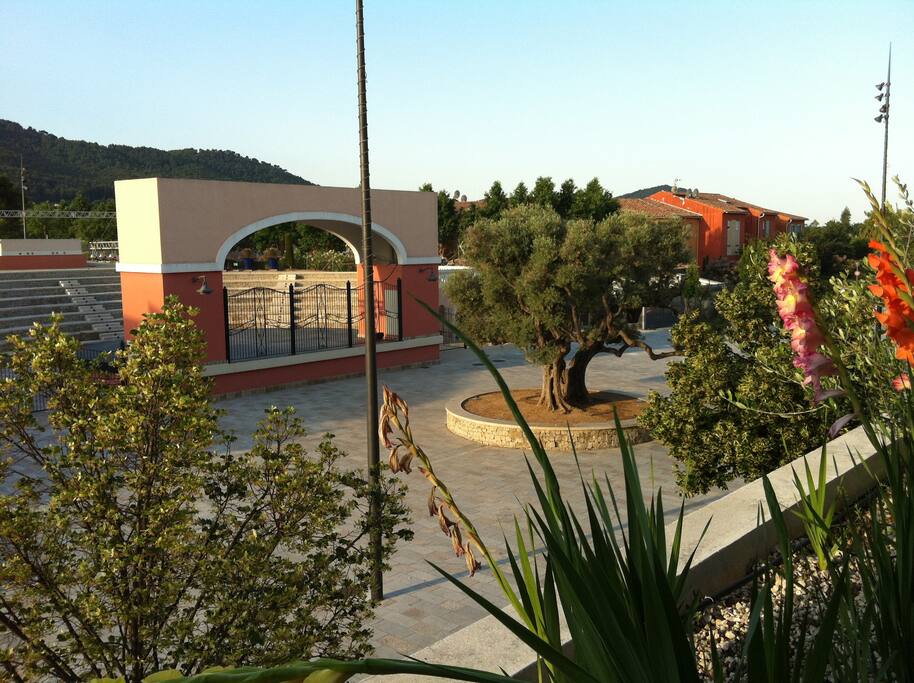 vue de la terrase sur rambla pietonne