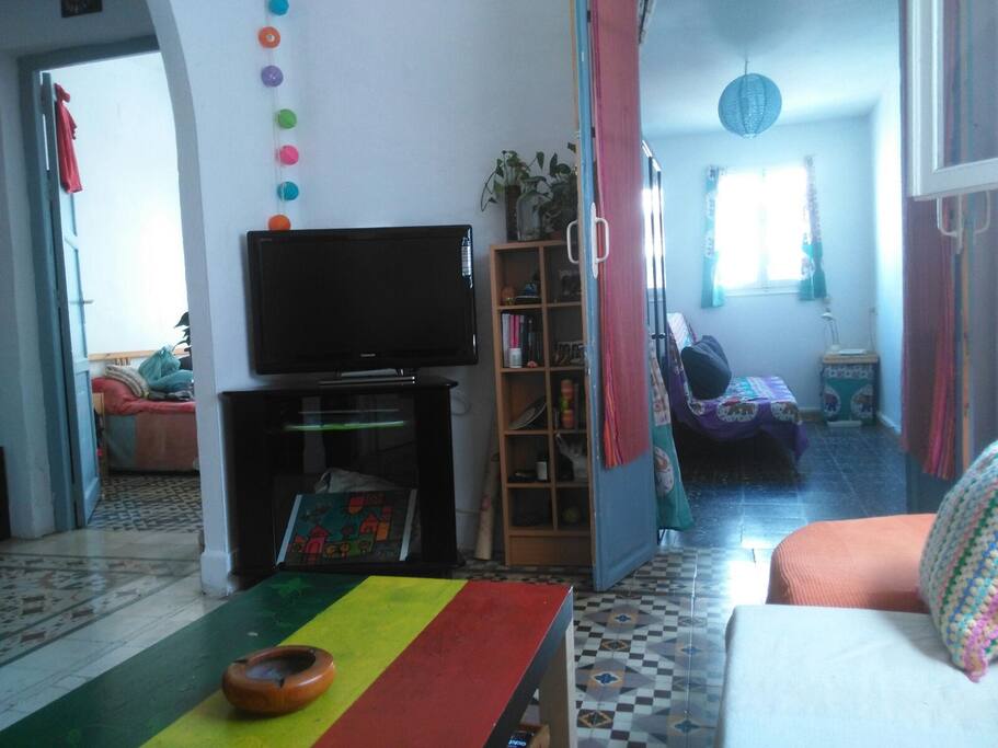 Este es el salón de la casa. Zona común. Puedes disfrutar de él y su encanto.