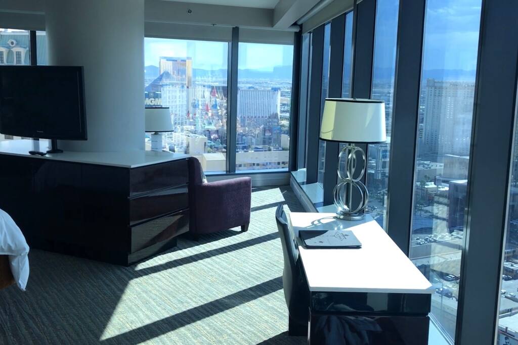 2 bedroom corner strip view