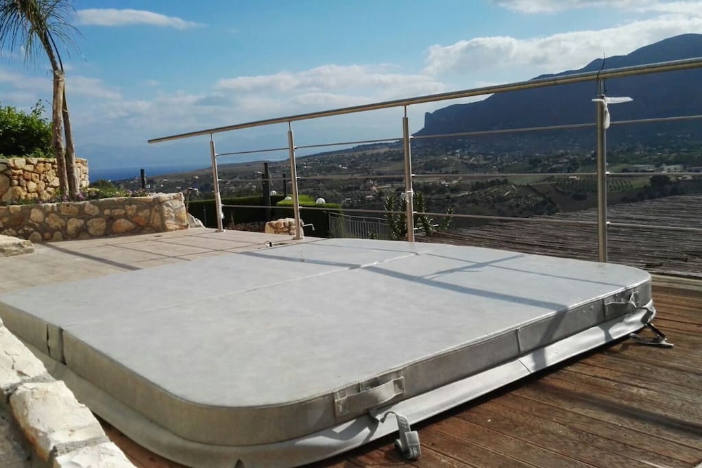 The new SPA with its cover (ideal to keep hot temperature and avoid dirt)