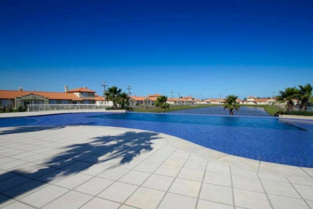 Piscina com borda infinita