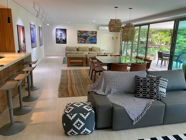 Excepcional Ap. Barra Tijuca – 4 Suites e Ofurô