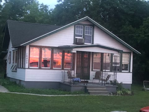 “Chaumont Sunset Cottage, 1000 Isl. Salmon River +
