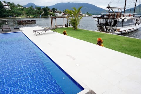 Your home outside home!! Seafront!!