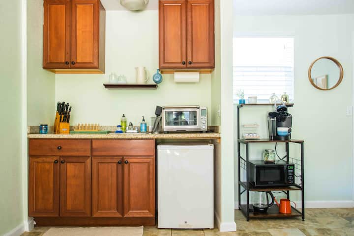 Private Studio Apartment In Old Fig Garden - Fresno, CA