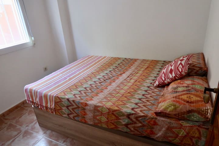 Малката спалня с малко двойно легло