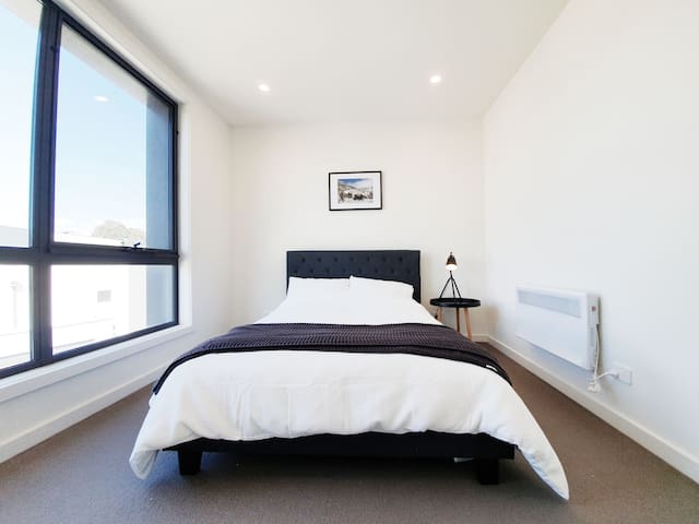 Airbnb Dandenong Holiday Rentals Places To Stay