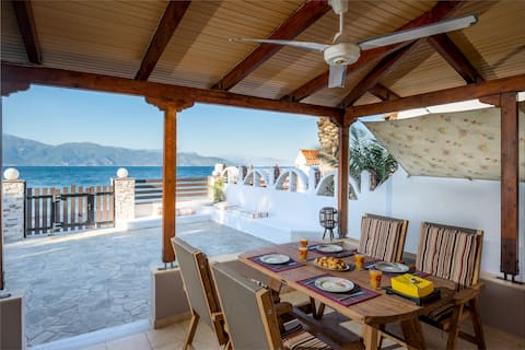 Akoli Blue - an Elegant residence by the sea
