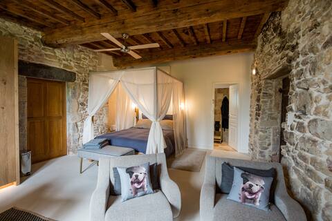 Cozy countryside nest with beautiful pool