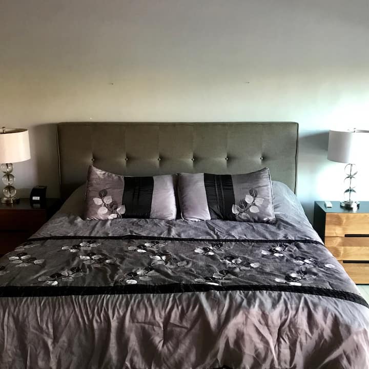 Bračni krevet (širine 180-220 cm
