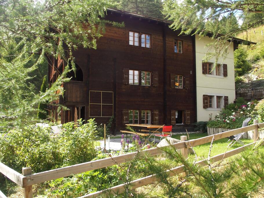 Auf der Ostseite mit viel Sonne befindet sich unser Sitzplatz.