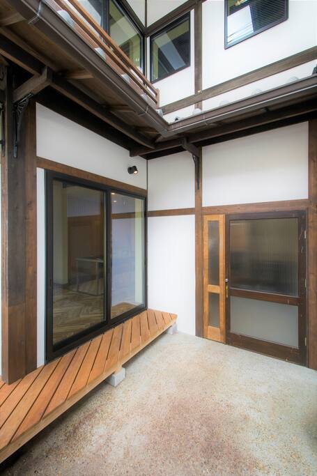 Internal entrance door